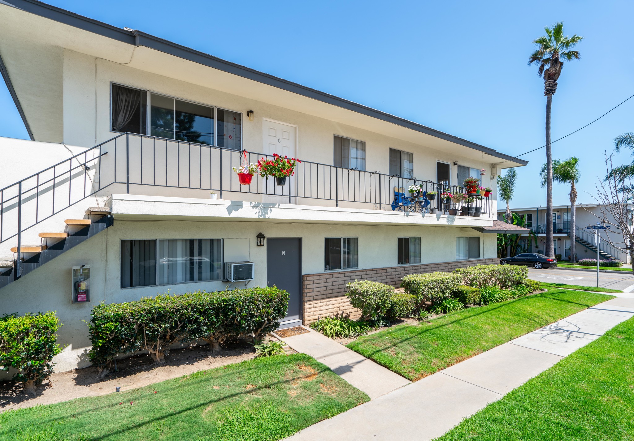 1311 Huntington St, Huntington Beach, CA for sale Primary Photo- Image 1 of 1