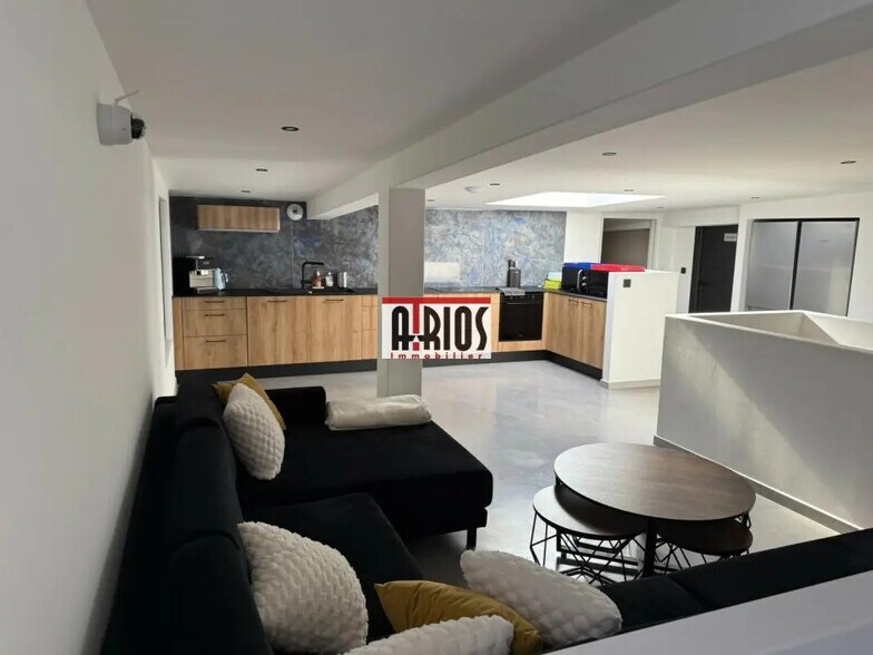 Office in Cuers for sale - Building Photo - Image 2 of 18