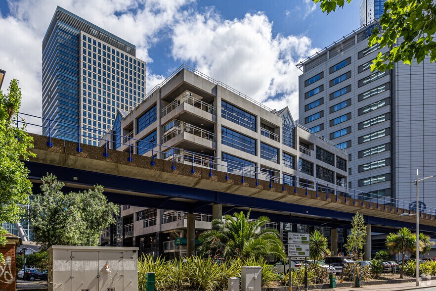 Admirals Way, London for sale - Primary Photo - Image 1 of 23