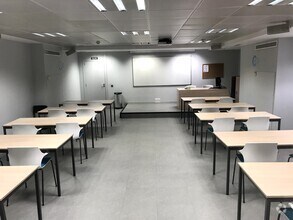 Calle Condesa de Venadito, 5-5 A, Madrid, Madrid for lease Interior Photo- Image 2 of 7