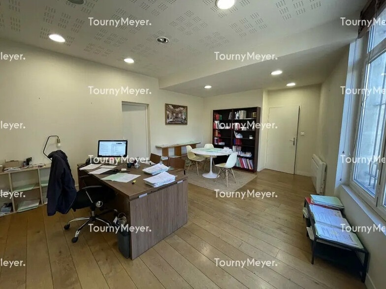 Office in Bordeaux for sale - Interior Photo - Image 2 of 12