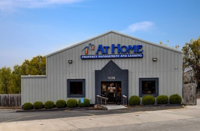 1630 W Walnut St, Springfield, MO for sale Building Photo- Image 1 of 1