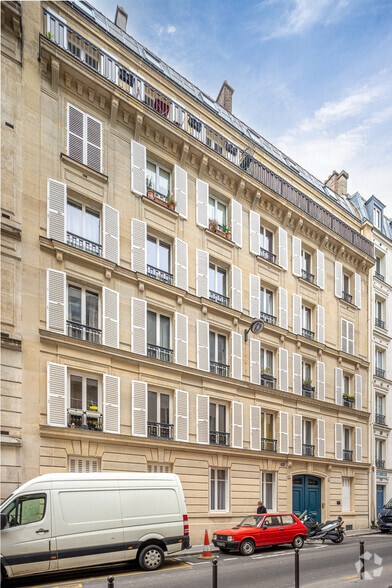 68 Rue Nollet, Paris for lease - Primary Photo - Image 1 of 10
