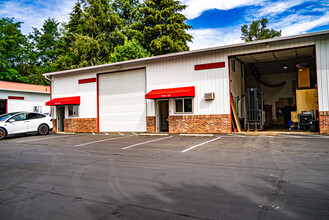 15615 SW 74th Ave, Tigard, OR for lease Building Photo- Image 2 of 8