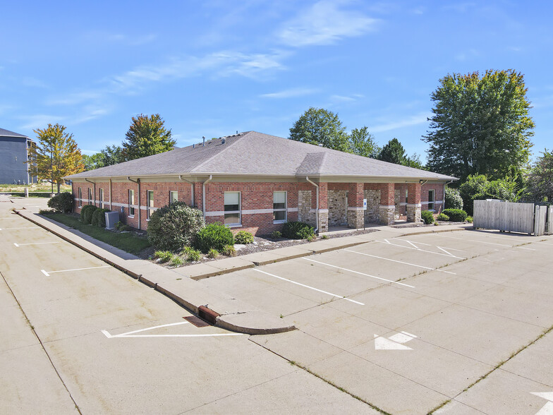 7013 N Stalworth Dr, Peoria, IL for sale - Building Photo - Image 3 of 16