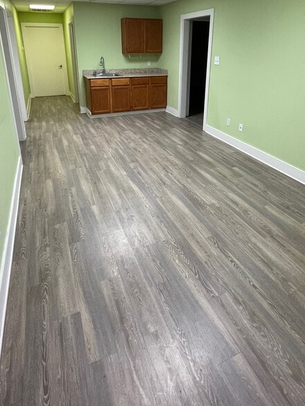 1144 Pride Dr, New Braunfels, TX for lease - Building Photo - Image 2 of 15