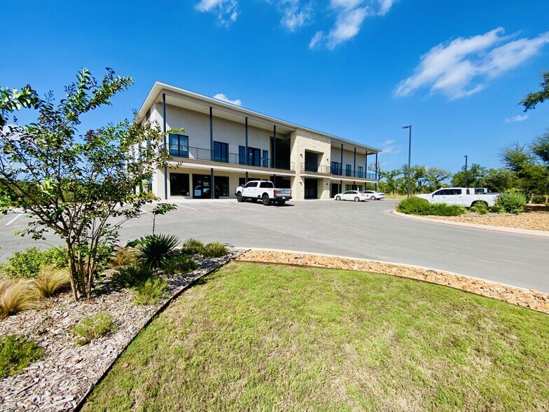 1878 Herbelin Rd, New Braunfels, TX for lease - Building Photo - Image 2 of 15