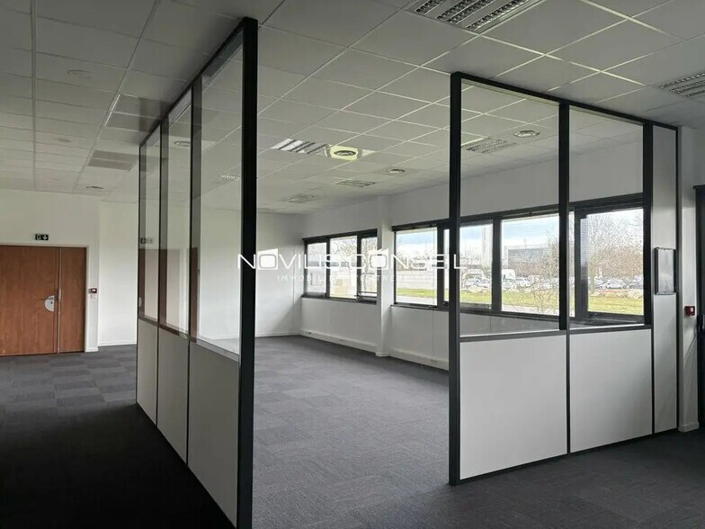 Office in Labège for lease - Interior Photo - Image 2 of 9
