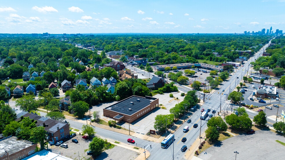 10502 St Clair Ave, Cleveland, OH for lease - Building Photo - Image 3 of 17