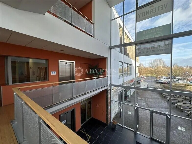 Office in VILLENEUVE-D'ASCQ for lease - Interior Photo - Image 2 of 7