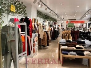 Retail in Barcelona, Barcelona for lease Interior Photo- Image 2 of 3
