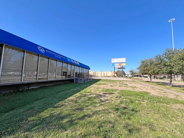 6654 Gulf Fwy, Houston, TX for sale - Building Photo - Image 2 of 4