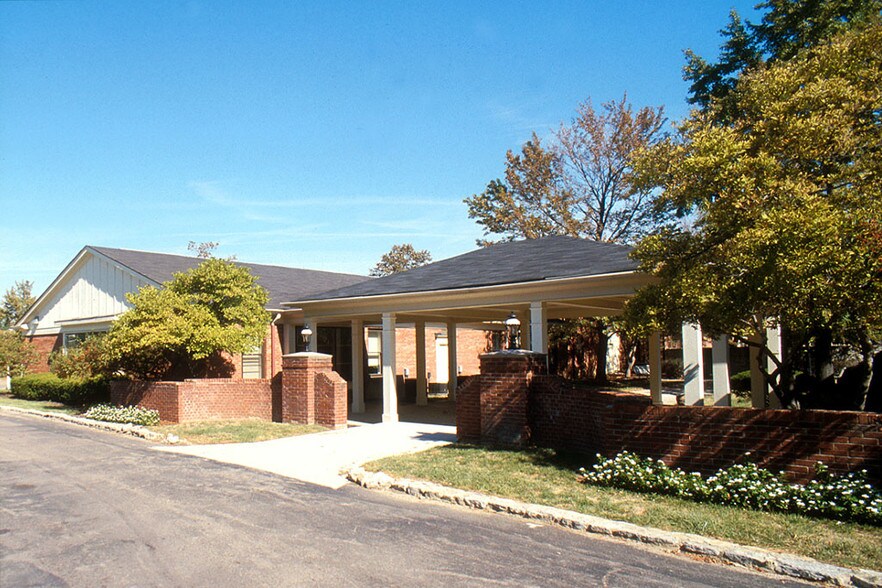 4-8 Triangle Park Dr, Cincinnati, OH for sale - Primary Photo - Image 1 of 1