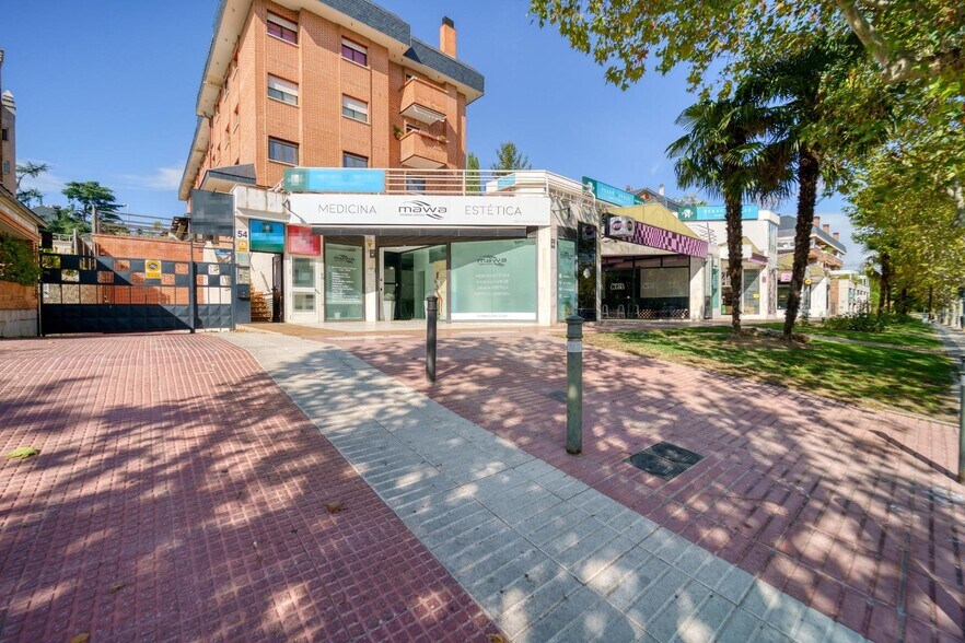Retail in Majadahonda, Madrid for lease - Interior Photo - Image 2 of 2