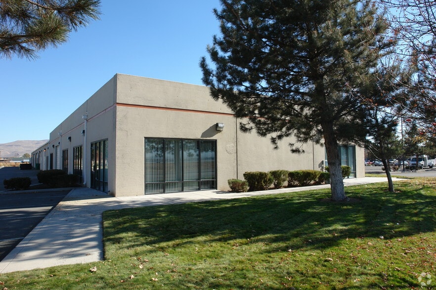 240 Rock Blvd, Reno, NV for lease - Building Photo - Image 2 of 3