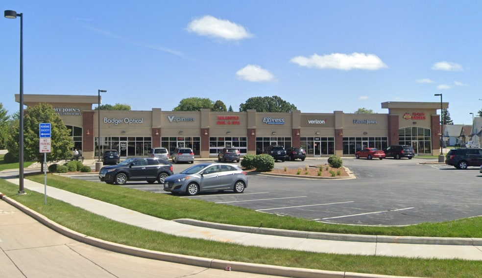 2619-2633 Calumet Dr, Sheboygan, WI for lease - Building Photo - Image 3 of 3