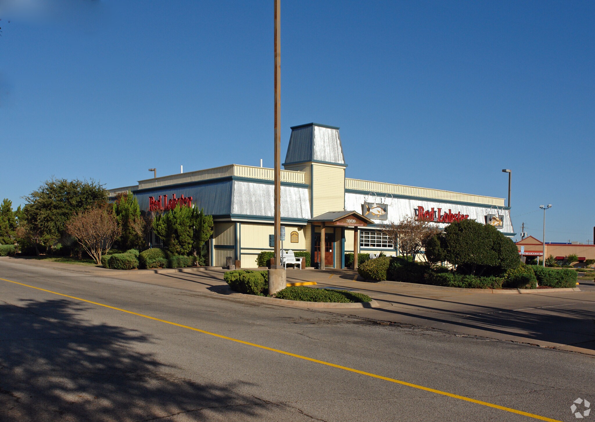 3909 Sunset Dr, San Angelo, TX for lease Primary Photo- Image 1 of 8