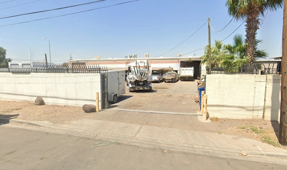 2434 S 11th Ave, Phoenix, AZ for lease - Building Photo - Image 2 of 4
