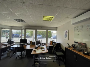 Office in Dardilly for lease Interior Photo- Image 2 of 5