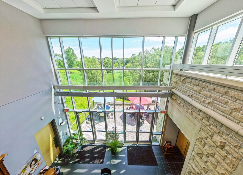 999 Collip Cir, London, ON for lease - Interior Photo - Image 3 of 15