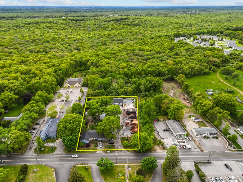 819-821 Main Rd, Westport, MA for sale - Aerial - Image 1 of 11
