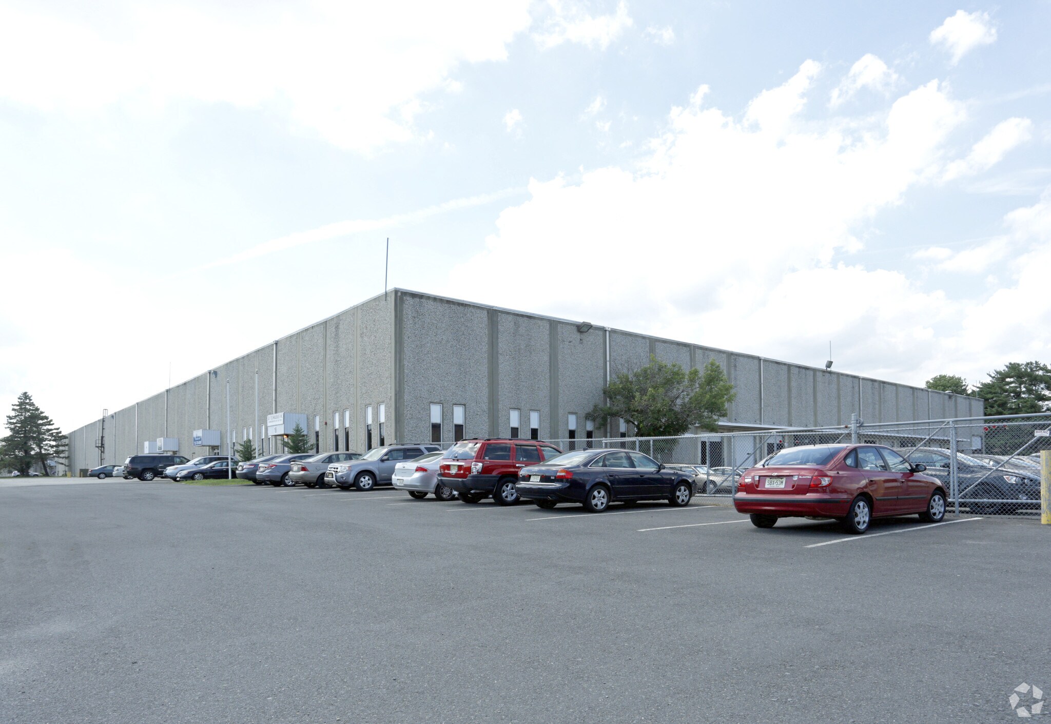 18-28 Distribution Blvd, Edison, NJ for sale Primary Photo- Image 1 of 1