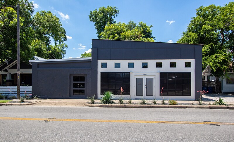 1209 E Cesar Chavez St, Austin, TX for sale Building Photo- Image 1 of 1