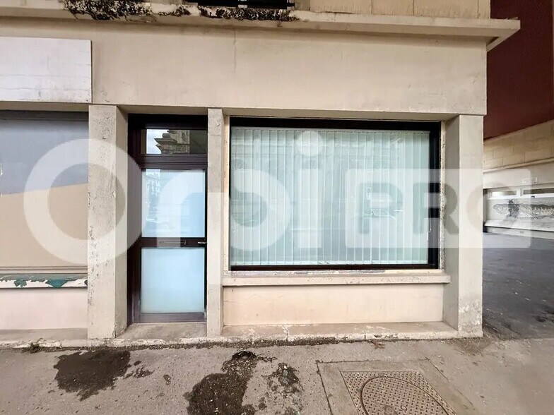 Office in Le Havre for lease - Building Photo - Image 2 of 6