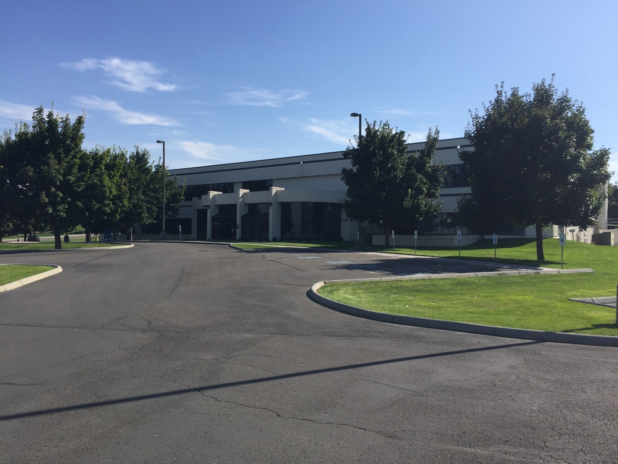 1009 N Center Pky, Kennewick, WA for lease Building Photo- Image 1 of 29