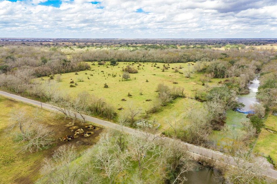 County Rd 31, Angleton, TX for sale - Primary Photo - Image 1 of 6