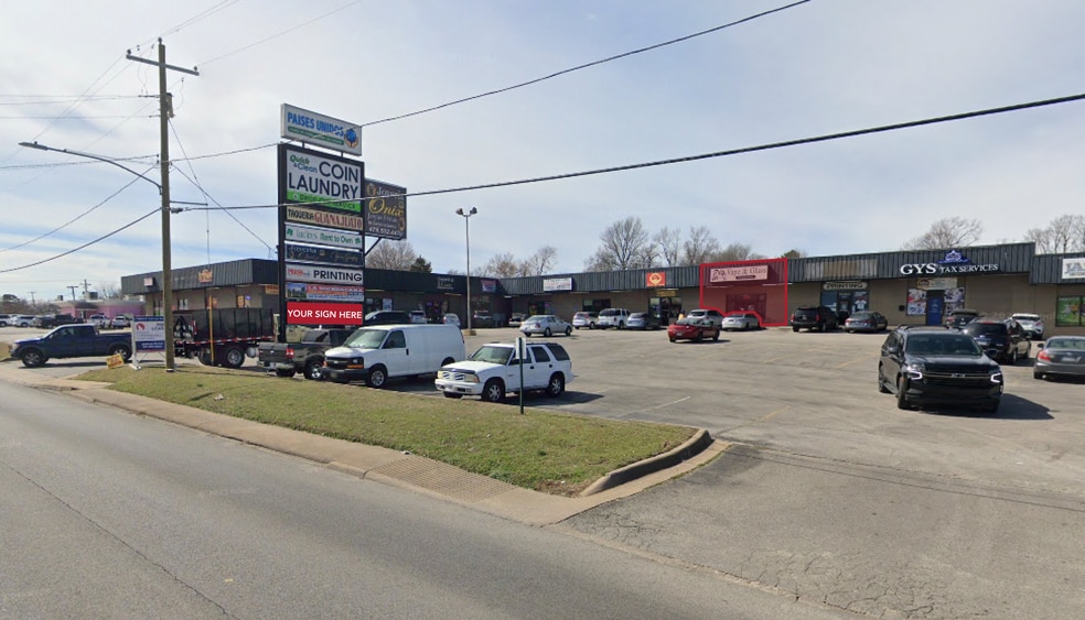 812 N Thompson St, Springdale, AR for lease - Building Photo - Image 1 of 3