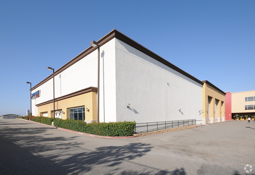 1357 E Gladstone St, Glendora, CA for lease - Building Photo - Image 3 of 3
