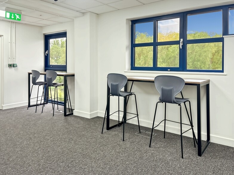 Alington Rd, St Neots for lease - Interior Photo - Image 3 of 10