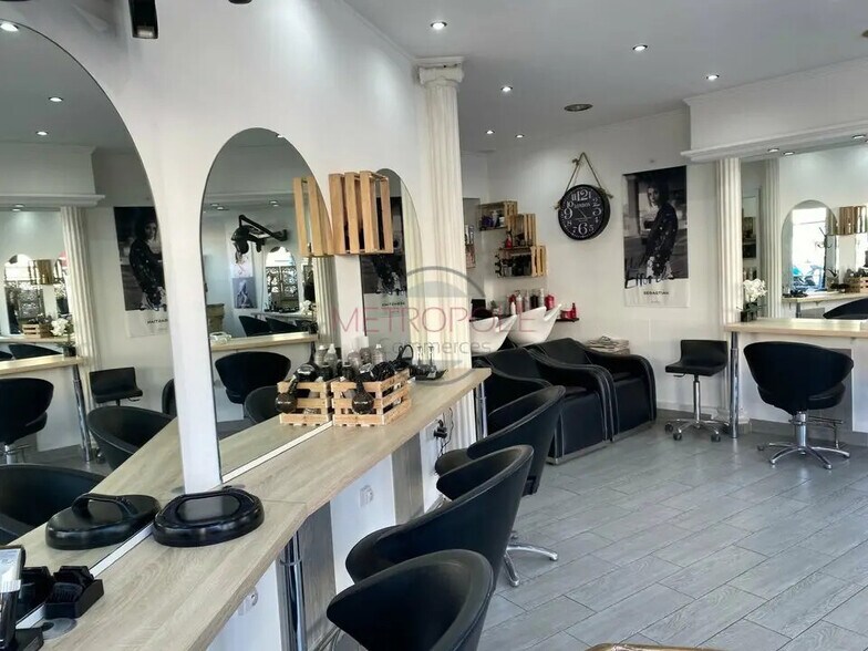 Retail in Cagnes-sur-Mer for lease - Building Photo - Image 3 of 3