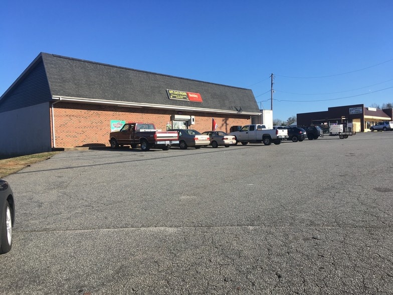 2741 Connelly Springs Rd, Granite Falls, NC 28630