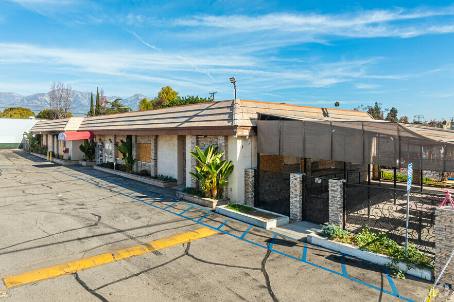 1542 W Holt Blvd, Ontario, CA for sale - Primary Photo - Image 1 of 1