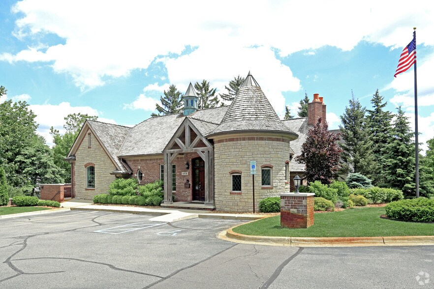 6978 Dixie Hwy, Clarkston, MI 48346