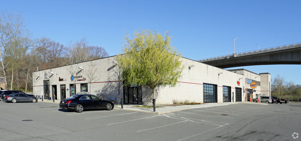 55 Lumber Rd, Roslyn, NY for lease - Primary Photo - Image 1 of 3