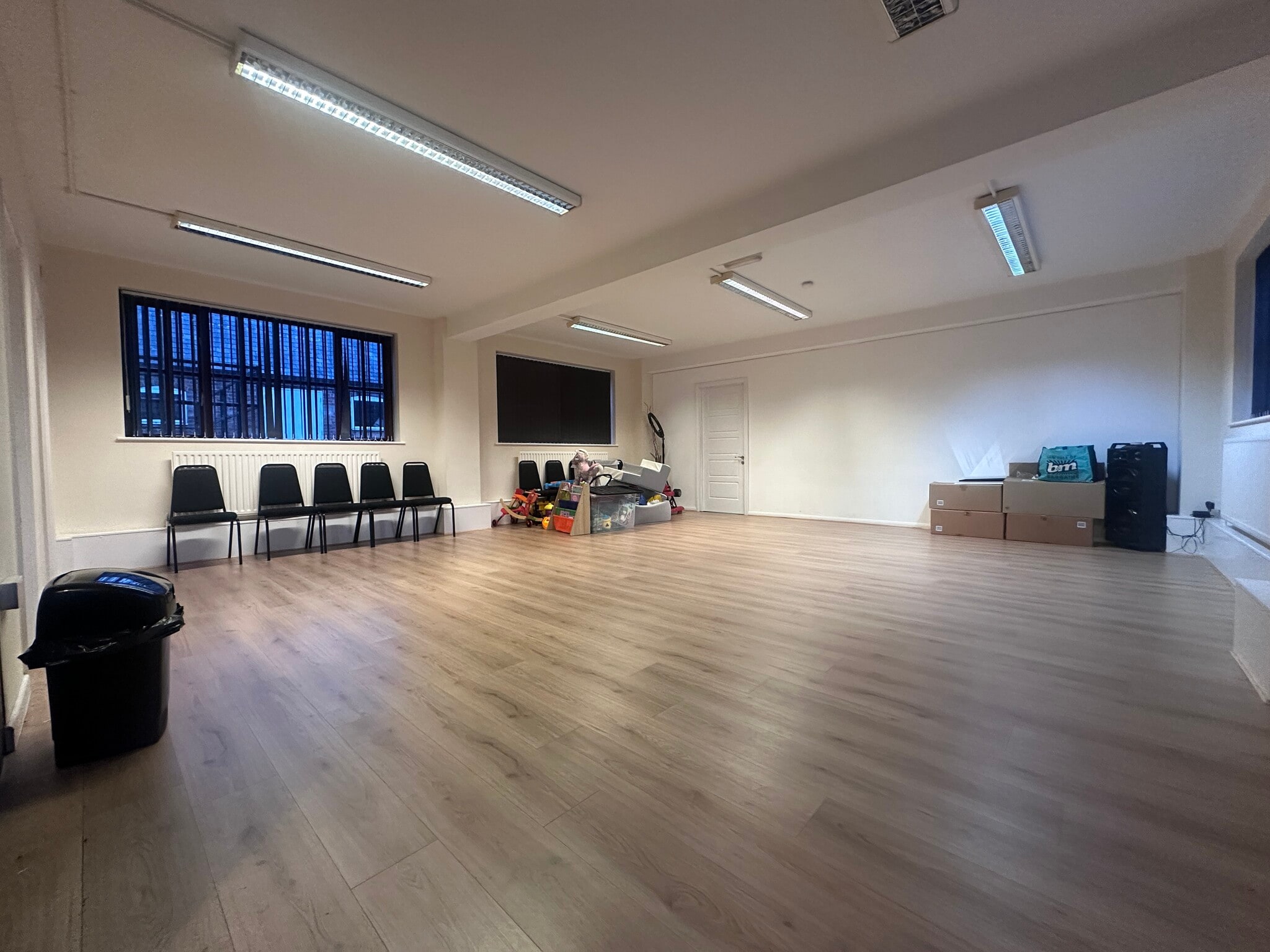 The Sq, Nottingham for lease Interior Photo- Image 1 of 10