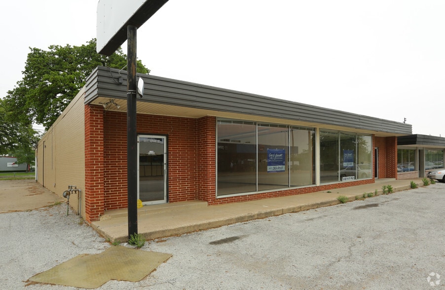 505507 E Abram St, Arlington, TX 76010