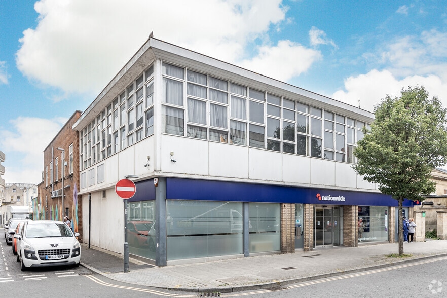 Portfolio of 2 properties for sale on LoopNet.com - Primary Photo - Image 2 of 3