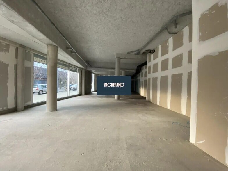 Retail in Lille for sale - Interior Photo - Image 2 of 11