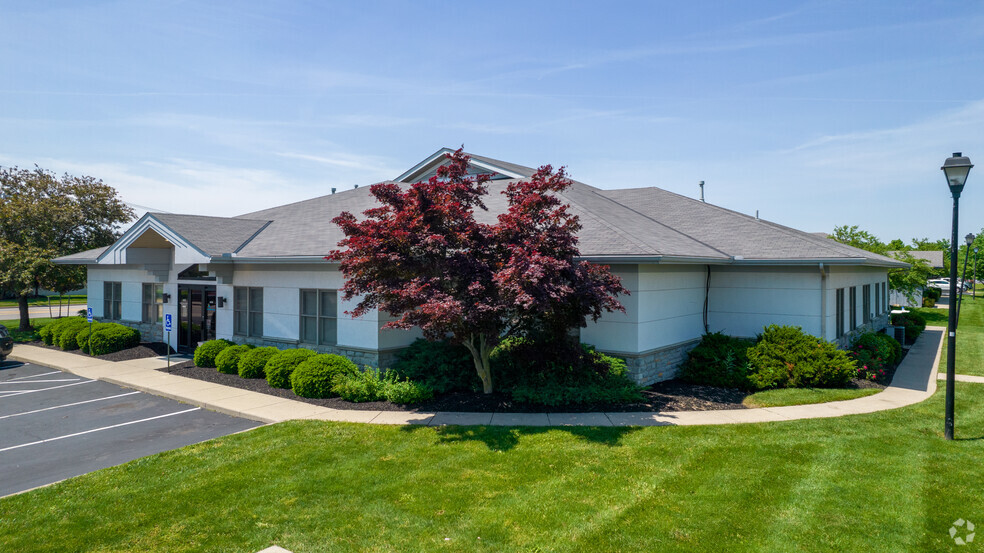 4064 Gantz Rd, Grove City, OH for sale - Primary Photo - Image 1 of 9