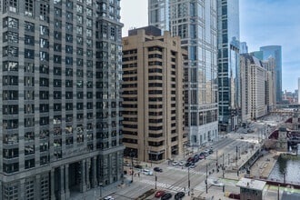 55 W Wacker Dr, Chicago, IL - AERIAL  map view