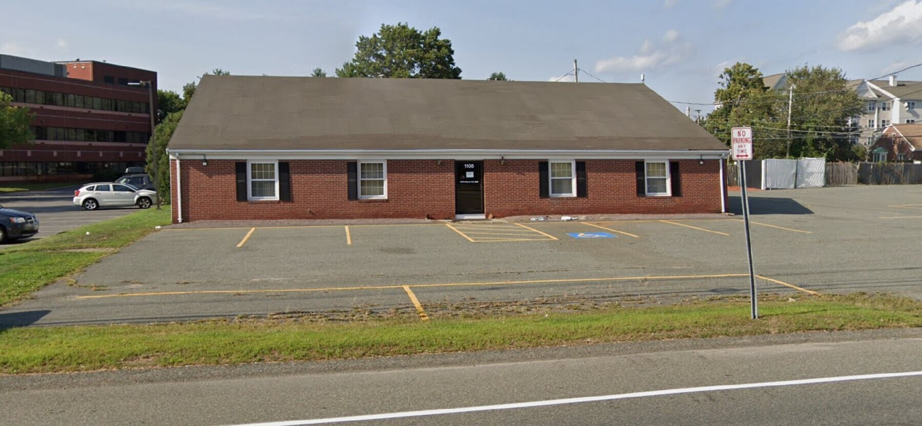 1105 W Chestnut St, Brockton, MA 02301