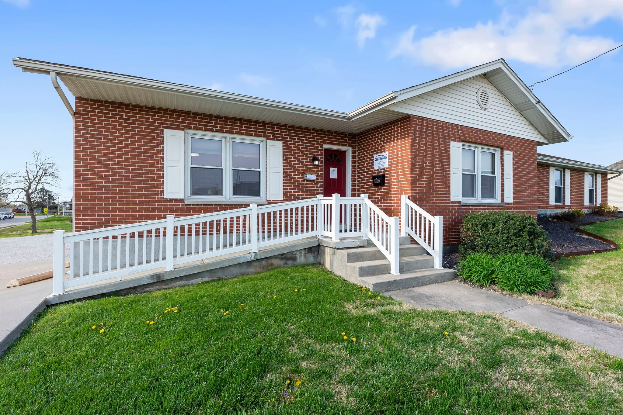 407 W Saint Joseph St, Perryville, MO for sale Primary Photo- Image 1 of 37