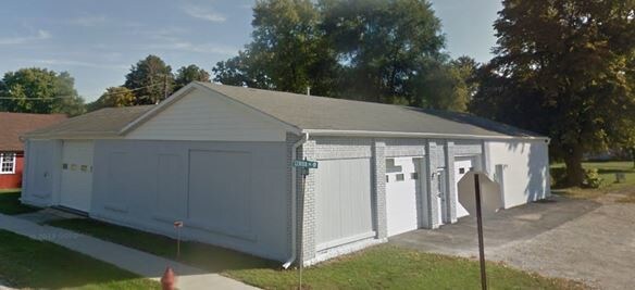 Maple Park Portfolio portfolio of 3 properties for sale on LoopNet.com - Primary Photo - Image 3 of 3