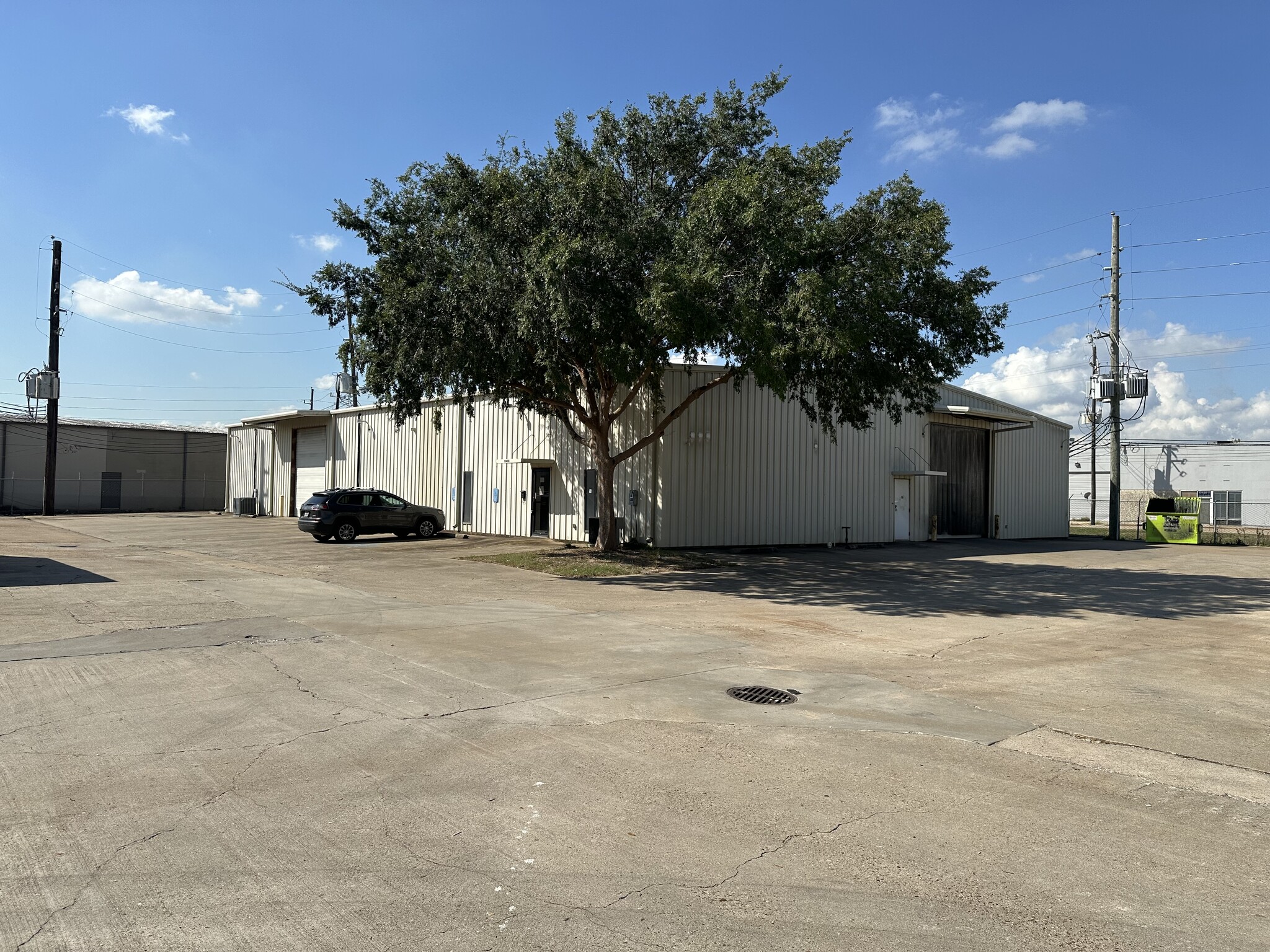 13408 Redfish Ln, Stafford, TX for lease Building Photo- Image 1 of 8