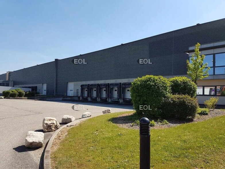 Industrial in Genas for lease - Building Photo - Image 3 of 6