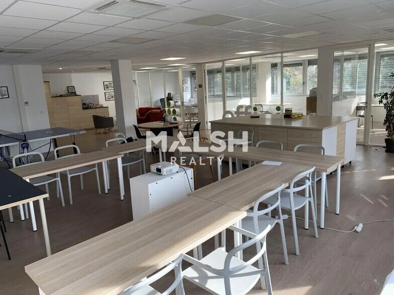 Office in Caluire-et-Cuire for lease - Interior Photo - Image 3 of 7